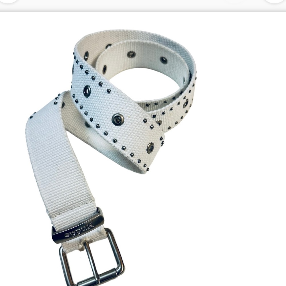 mudd white belt size M with rivets